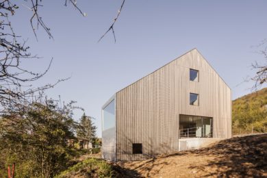 Holzhaus mit engen Balken - Holzbau - Holzhaus - Holzsystembau - PM Mangold
