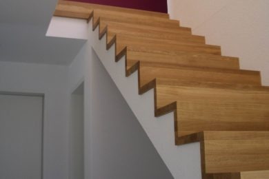 Treppengeländer aus Holz - Holzbau - Holzhaus - Holzsystembau - PM Mangold