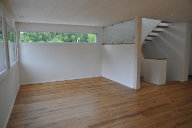 Holzinnenraum mit Fenster - Holzbau - Holzhaus - Holzsystembau - PM Mangold