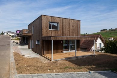 Haus aus Naturholz - Holzbau - Holzhaus - Holzsystembau - PM Mangold