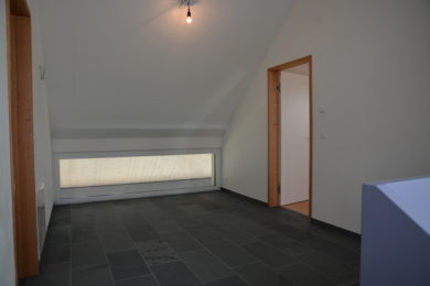 Raum mit Holztürrahmen - Holzbau - Holzhaus - Holzsystembau - PM Mangold