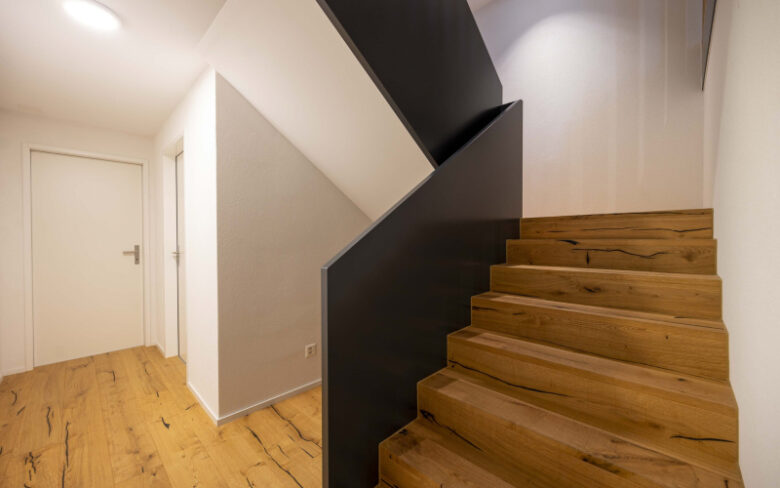 Treppen, Fussböden und Holzelemente für den Innenausbau